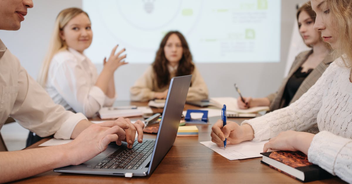 哪些游戏使用技术支持辅助行为最为猖狂?